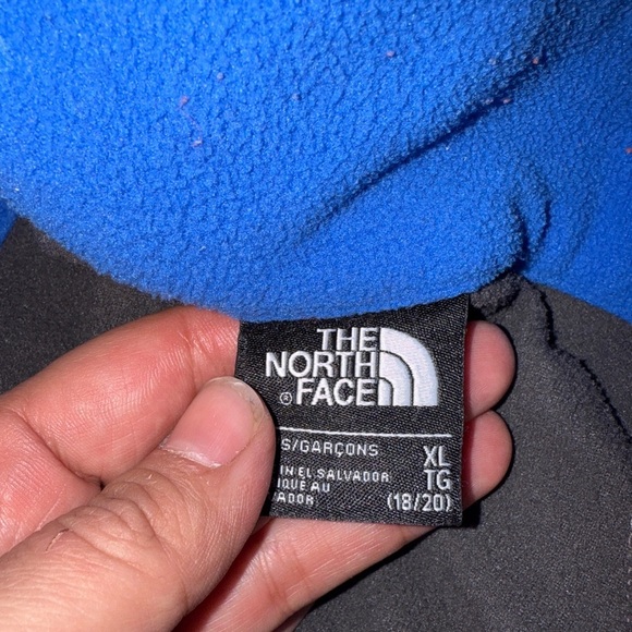 The North Face Boys Blue and Black Pull Over Quarter Zip Fleece - XL - Picture 3 of 3
